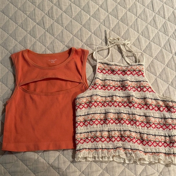 Tops - Orange and Patterned crop tops - medium - lot of 2